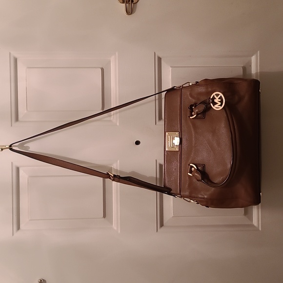 47. Michael Kors Astrid Handbag - Picture 1 of 15